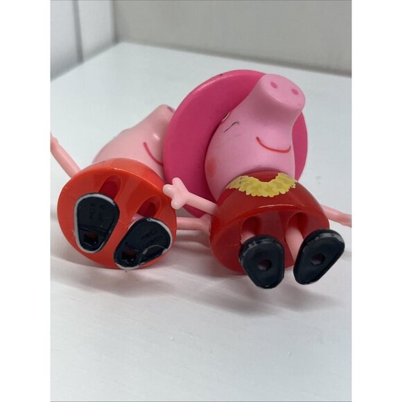 Peppa Pig Family Set Daddy Peppa George Mummy Tourist Figures Cake Topper’s x 5 - Picture 8 of 16